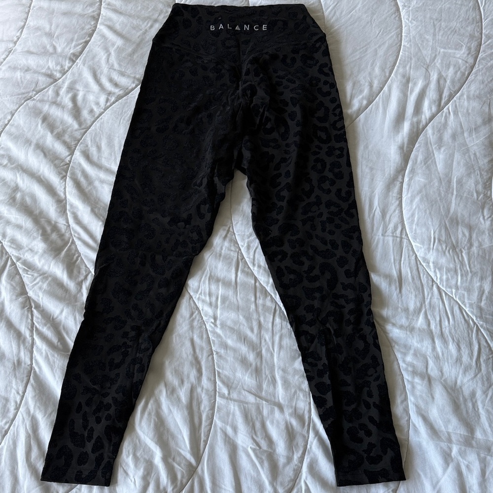 Vitality / Balance Athletica lux king cheetah black leggings - Small